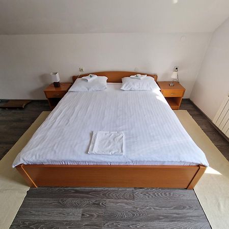 Hotel Sobe I Apartman Vuk Čatrnja Pokoj fotografie